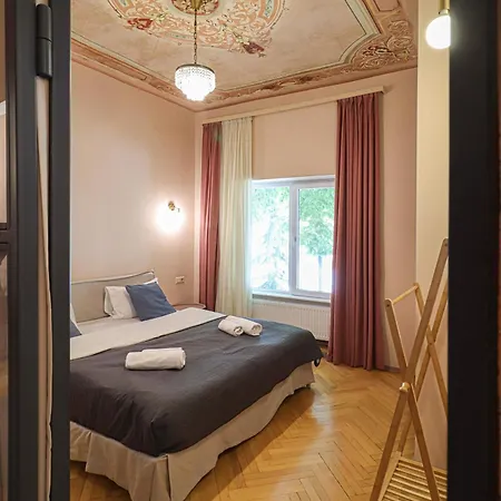 Spacious 1Br Apartment In The Heart Of Tbilisi Exterior photo