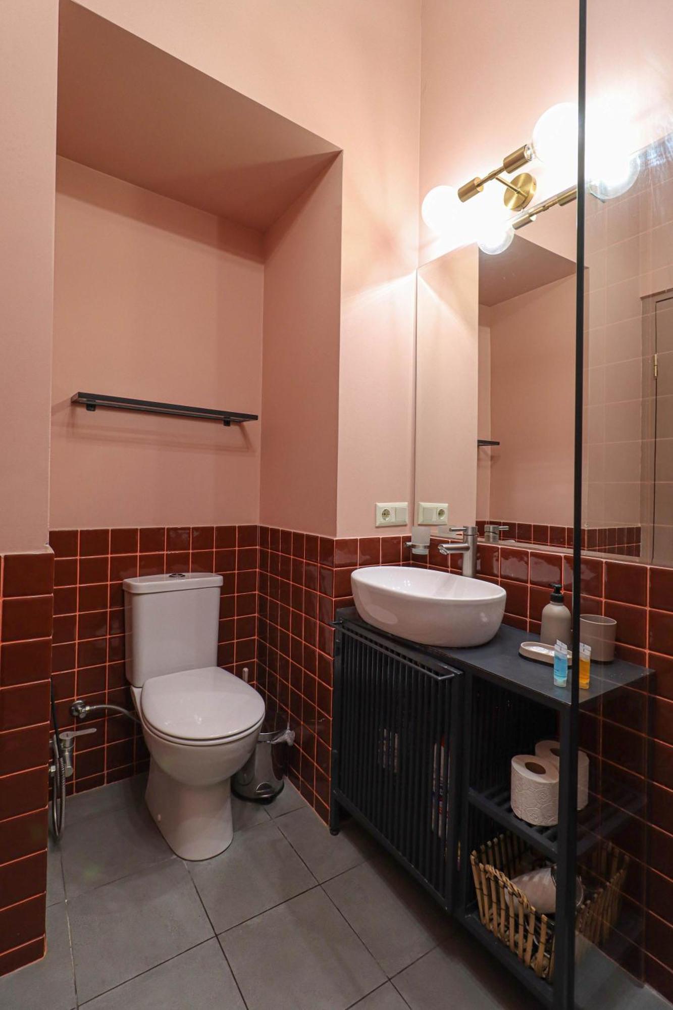 Spacious 1br In The Heart Of Апартаменти *