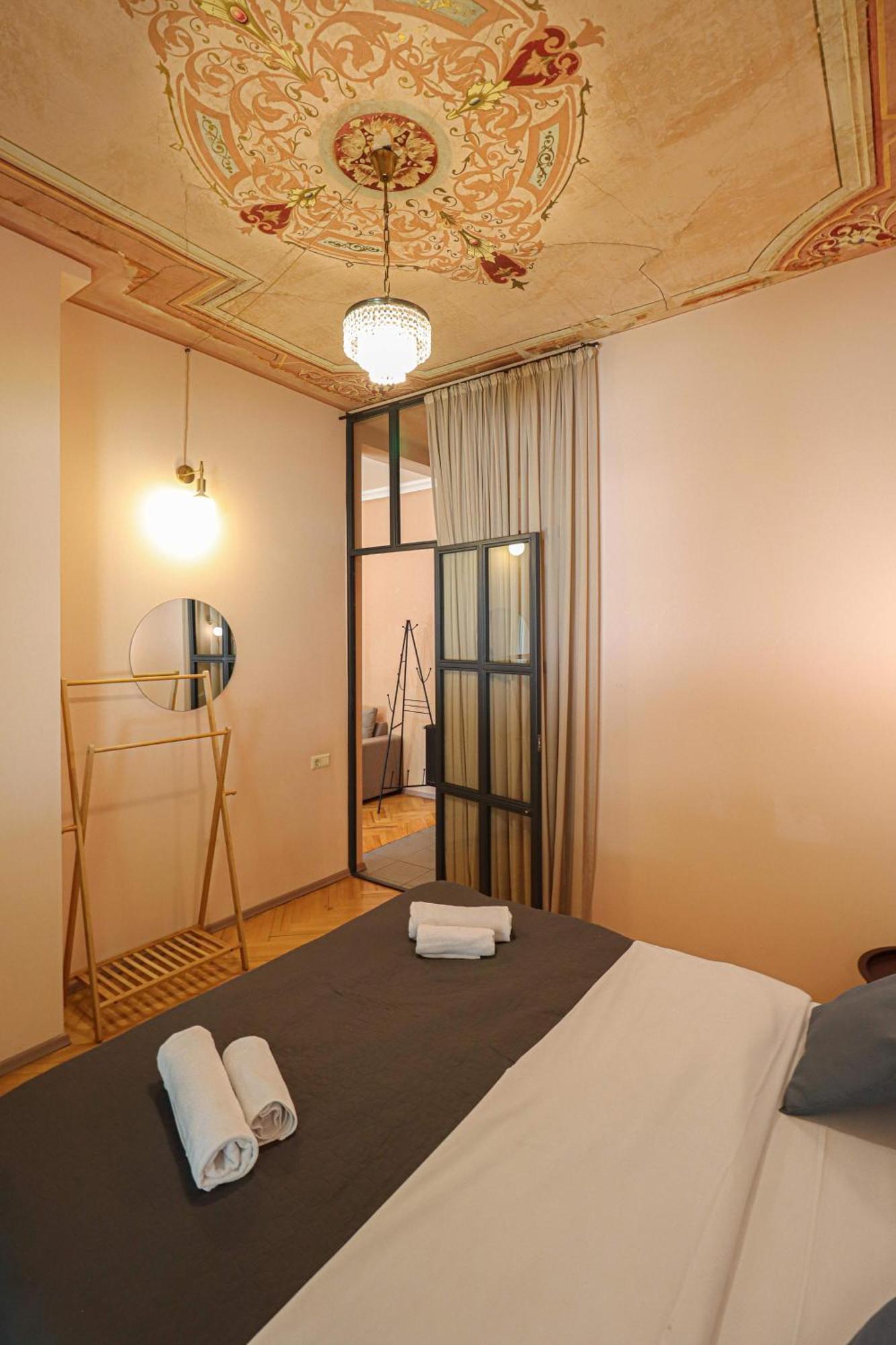 Spacious 1br In The Heart Of