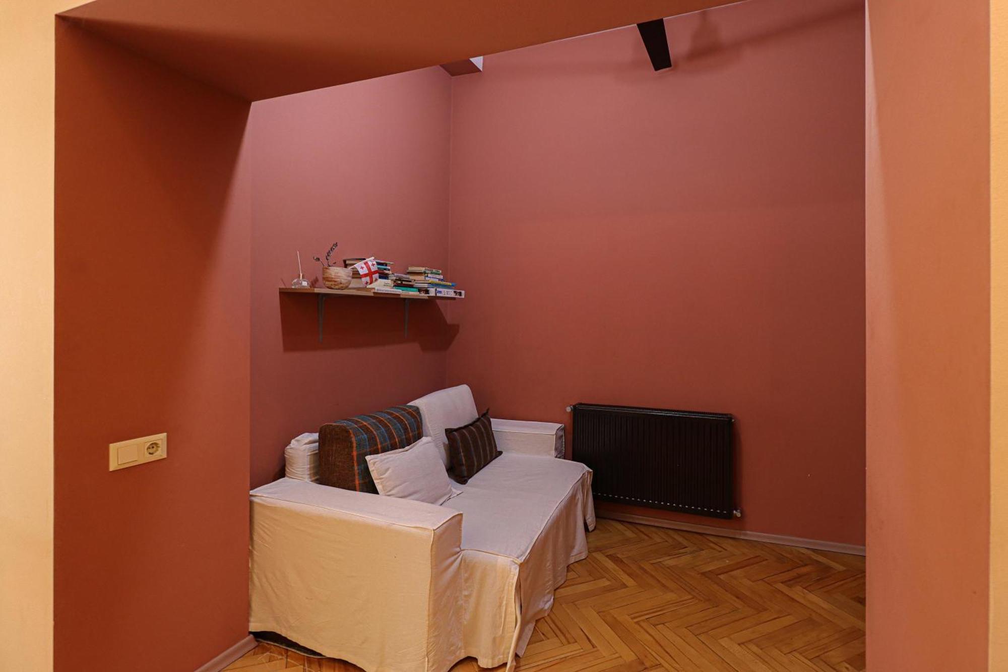 Spacious 1br In The Heart Of Апартаменти