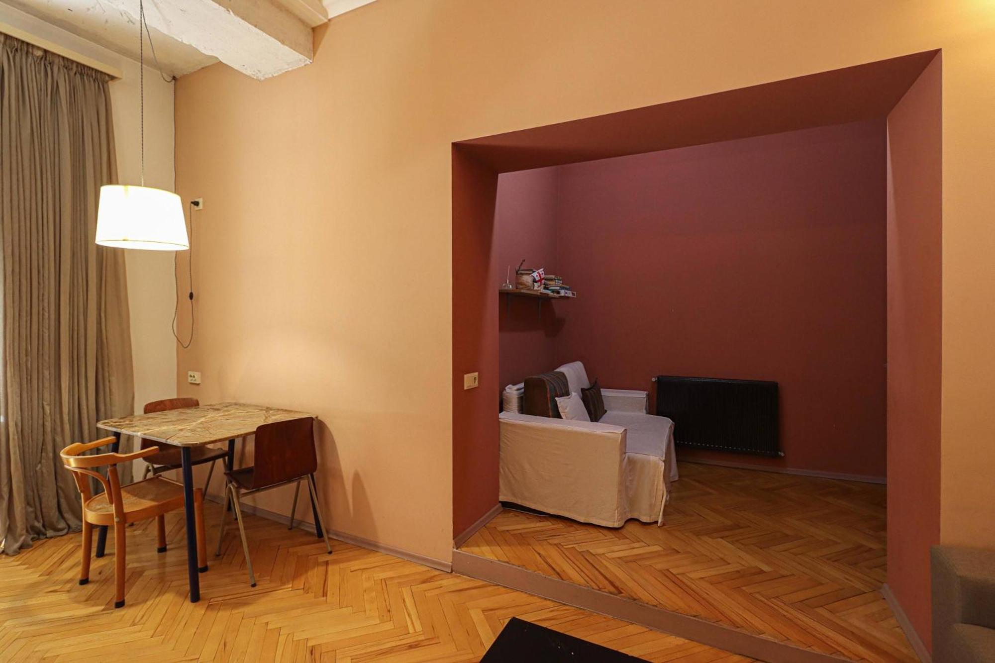 Апартаменти Spacious 1br In The Heart Of Тбілісі