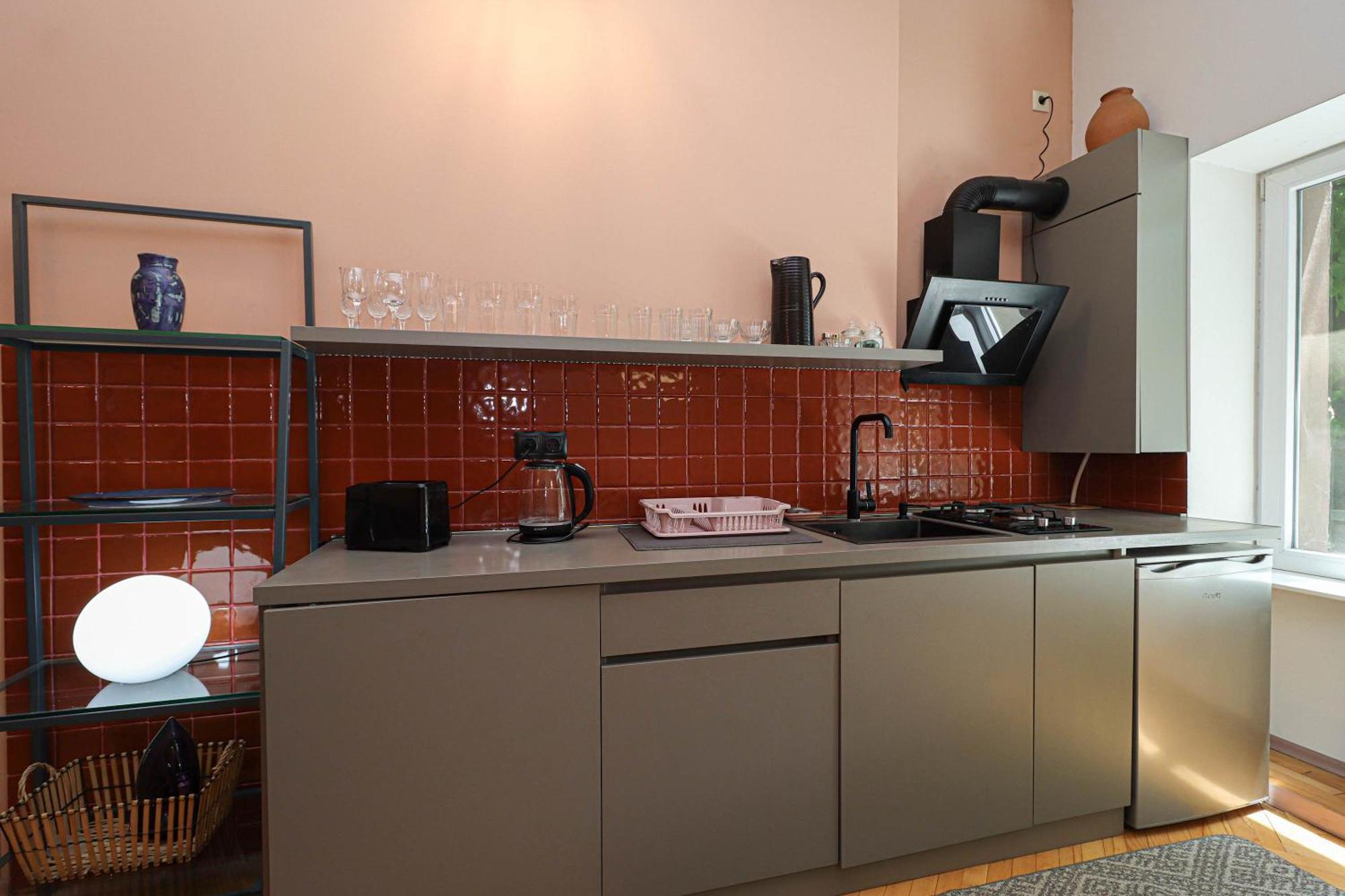 Spacious 1br In The Heart Of